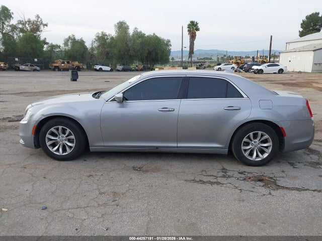 Chrysler 300 Limited 2015 2C3CCAAG6FH797465 Image 14