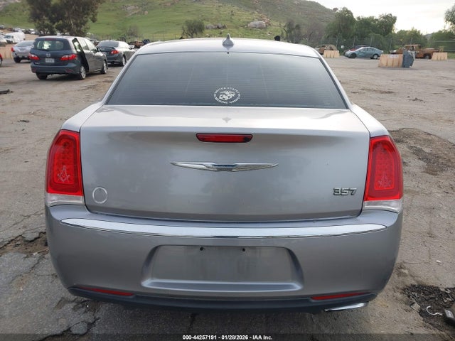 Chrysler 300 Limited 2015 2C3CCAAG6FH797465 Image 16