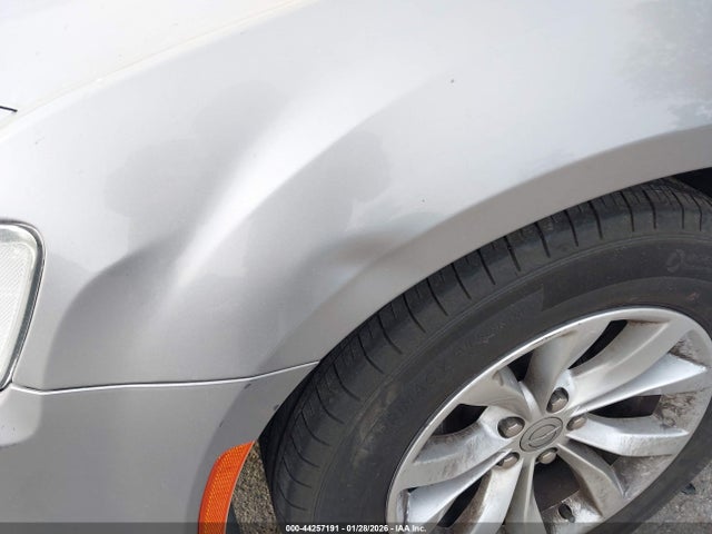 Chrysler 300 Limited 2015 2C3CCAAG6FH797465 Image 6