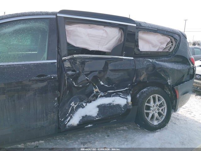Продажа на аукционе авто 2024 Chrysler Pacifica Touring L, vin: 2C4RC1BG0RR156492, номер лота: 44257192