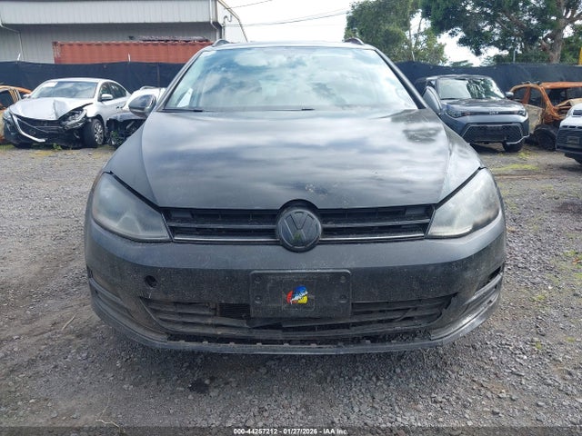 3VWCA7AU5FM515700 Volkswagen Golf Sportwagen Tdi Se 4-door
