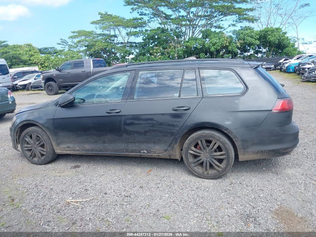 3VWCA7AU5FM515700 Volkswagen Golf Sportwagen Tdi Se 4-door