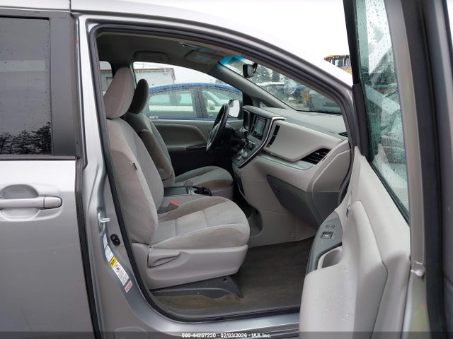 Toyota Sienna Le 7 Passenger 2017 5TDJZ3DC9HS161097 Image 17