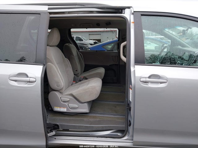 Toyota Sienna Le 7 Passenger 2017 5TDJZ3DC9HS161097 Image 18