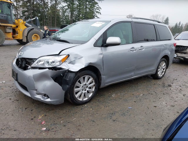 Toyota Sienna Le 7 Passenger 2017 5TDJZ3DC9HS161097 Image 2