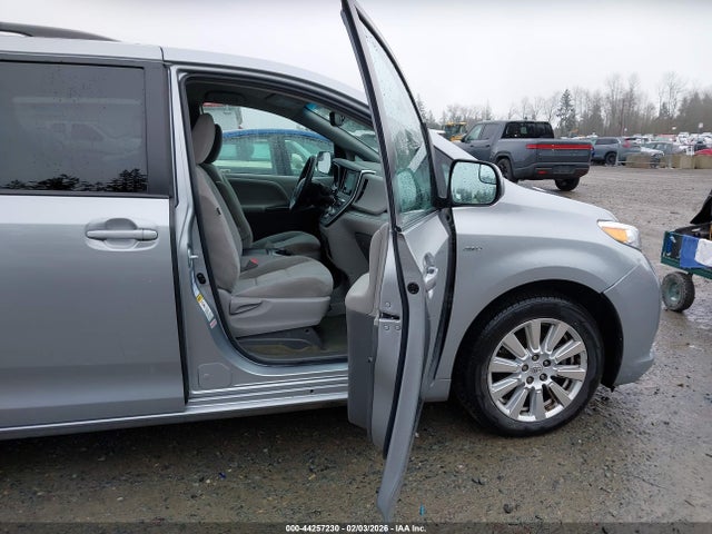 Toyota Sienna Le 7 Passenger 2017 5TDJZ3DC9HS161097 Image 5