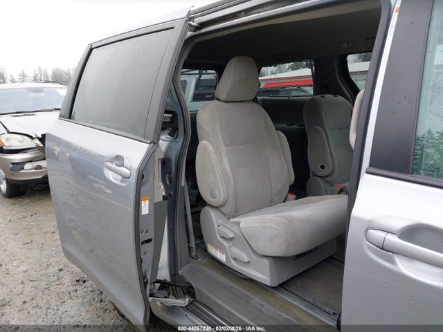Toyota Sienna Le 7 Passenger 2017 5TDJZ3DC9HS161097 Image 8