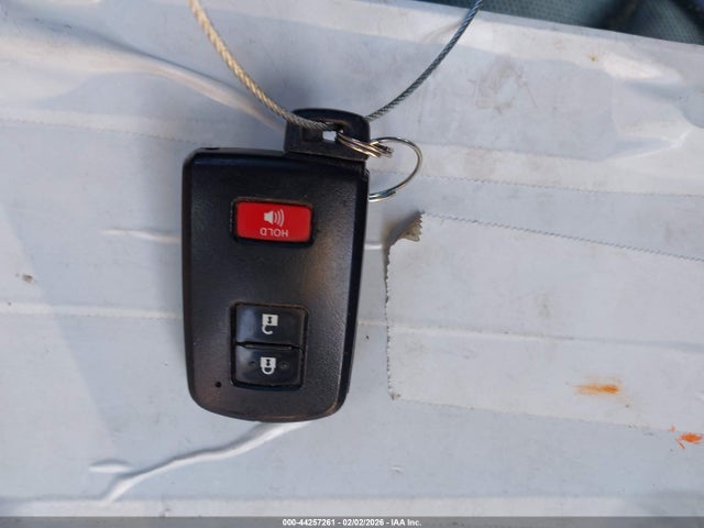 JTDKDTB38J1605711 Toyota Prius C Four