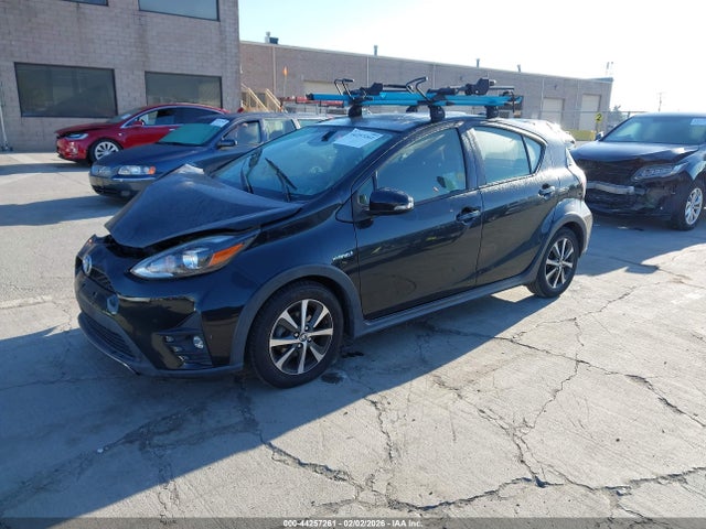 JTDKDTB38J1605711 Toyota Prius C Four