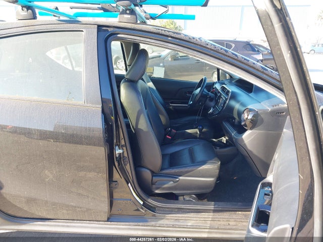 JTDKDTB38J1605711 Toyota Prius C Four