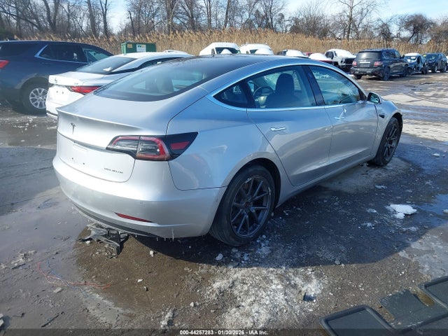 2018 TESLA MODEL 3 5YJ3E1EB6JF065064 Photo 3