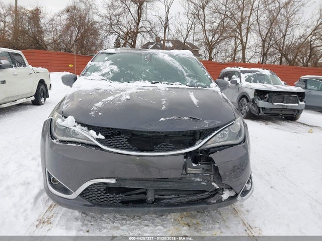 Продажа на аукционе авто 2018 Chrysler Pacifica Touring Plus, vin: 2C4RC1FG9JR103109, номер лота: 44257327