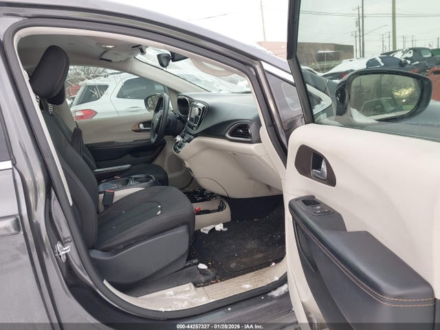 2018 CHRYSLER PACIFICA 2C4RC1FG9JR103109 Photo 4