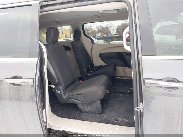 2018 CHRYSLER PACIFICA 2C4RC1FG9JR103109 Photo 7