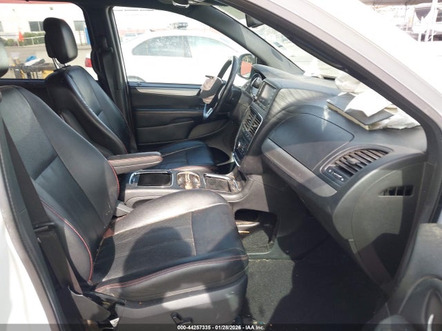 2C4RDGEG7JR145974 Dodge Grand Caravan Gt