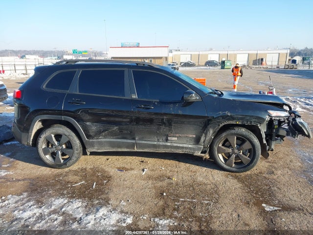 2017 Jeep Cherokee 75th Anniversary Edition Fwd მანქანა იყიდება აუქციონზე, vin: 1C4PJLCB6HW572547, აუქციონის ნომერი: 44257361