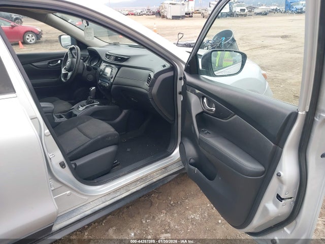 44257389 :رقم المزاد ، KNMAT2MV7HP508305 vin ، 2017 Nissan Rogue Sv مزاد بيع