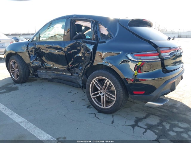 2024 PORSCHE MACAN WP1AA2A59RLB13981 Photo 2