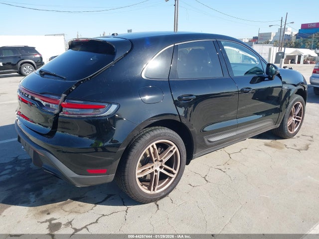 2024 PORSCHE MACAN WP1AA2A59RLB13981 Photo 3