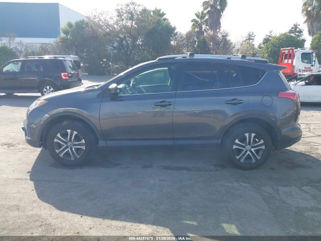 JTMZFREV3GJ092059 Toyota RAV4 LE