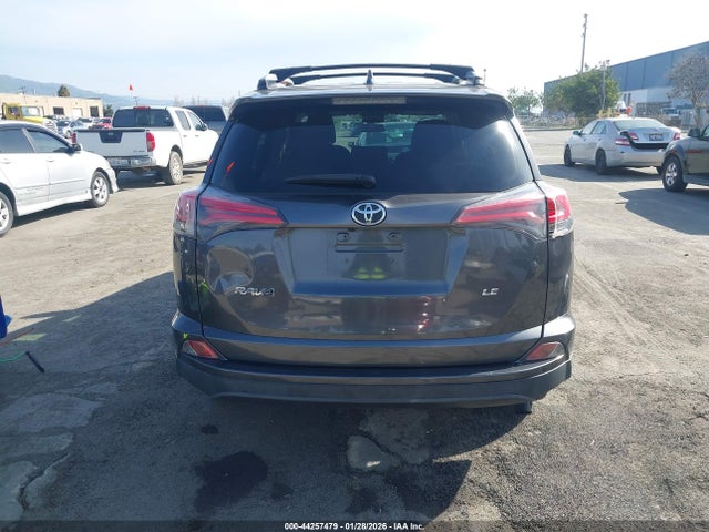 JTMZFREV3GJ092059 Toyota RAV4 LE