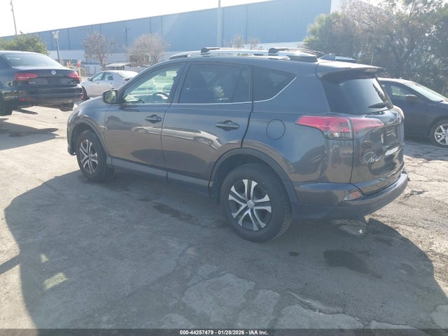 JTMZFREV3GJ092059 Toyota RAV4 LE