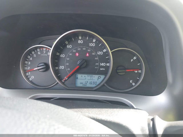 JTMZFREV3GJ092059 Toyota RAV4 LE