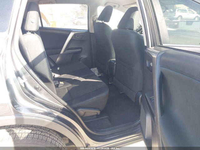 JTMZFREV3GJ092059 Toyota RAV4 LE
