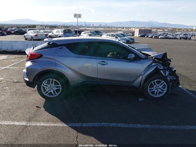 JTNKHMBXXL1070277 Toyota C-HR LE