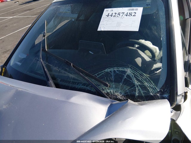 JTNKHMBXXL1070277 Toyota C-HR LE
