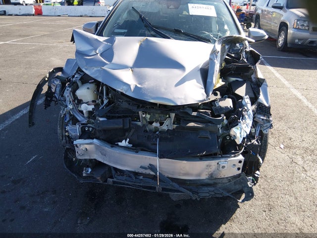 JTNKHMBXXL1070277 Toyota C-HR LE