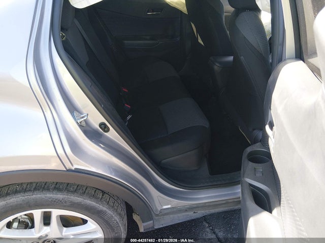 JTNKHMBXXL1070277 Toyota C-HR LE
