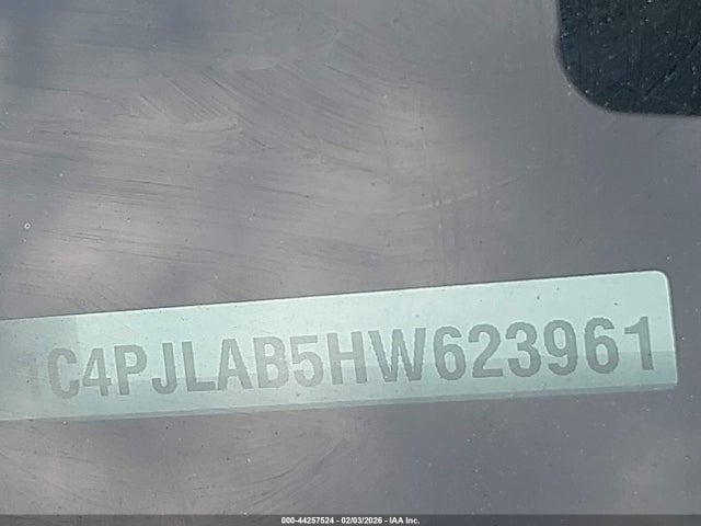 44257524 :رقم المزاد ، 1C4PJLAB5HW623961 vin ، 2017 Jeep Cherokee Altitude Fwd مزاد بيع