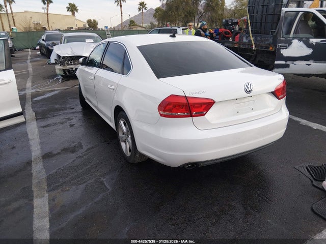 2015 VOLKSWAGEN PASSAT 1VWBT7A3XFC026269 Photo 2