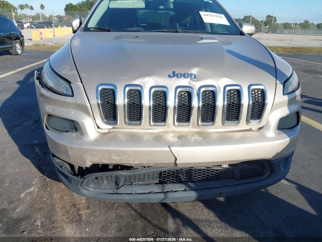 44257556 :رقم المزاد ، 1C4PJLCB7EW320902 vin ، 2014 Jeep Cherokee Latitude مزاد بيع