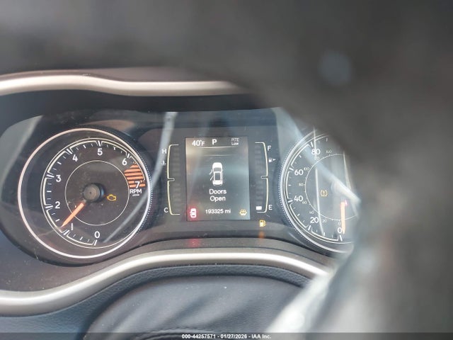 2017 JEEP CHEROKEE 1C4PJLAB1HW640241 Photo 6