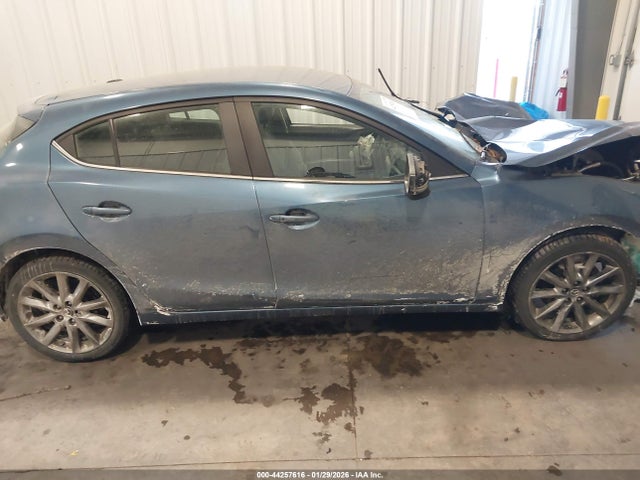 3MZBN1L37JM168297 Mazda Mazda3 Touring