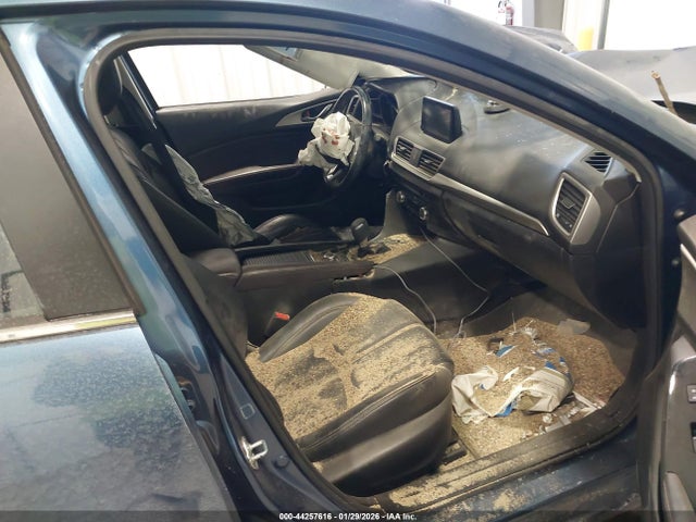 3MZBN1L37JM168297 Mazda Mazda3 Touring