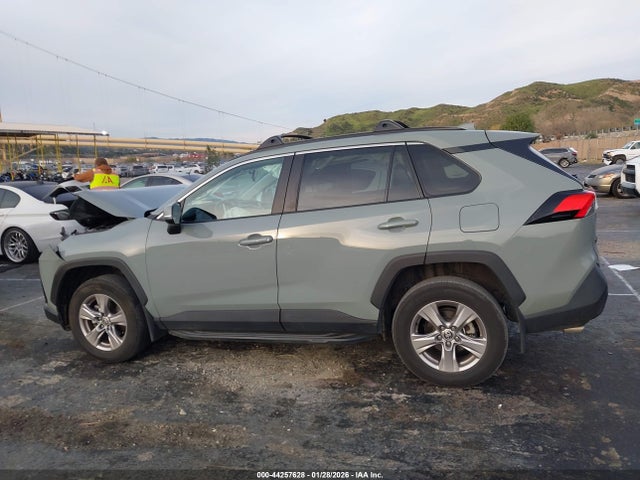 2T3W1RFV3PW241894 Toyota Rav4 Xle