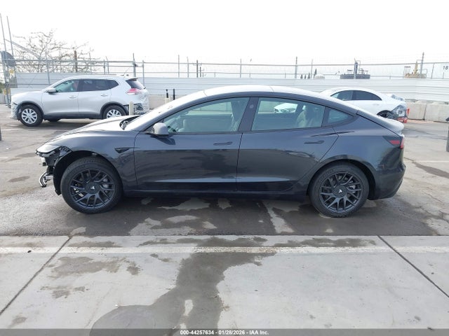 5YJ3E1EA1SF082427 Tesla MODEL 3