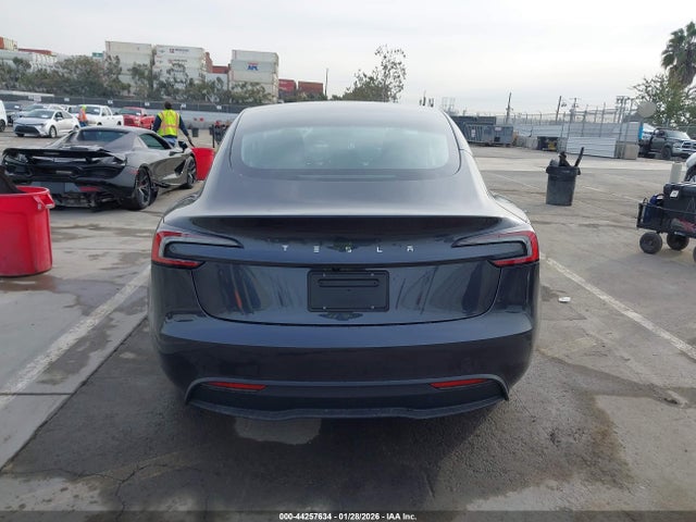 5YJ3E1EA1SF082427 Tesla MODEL 3
