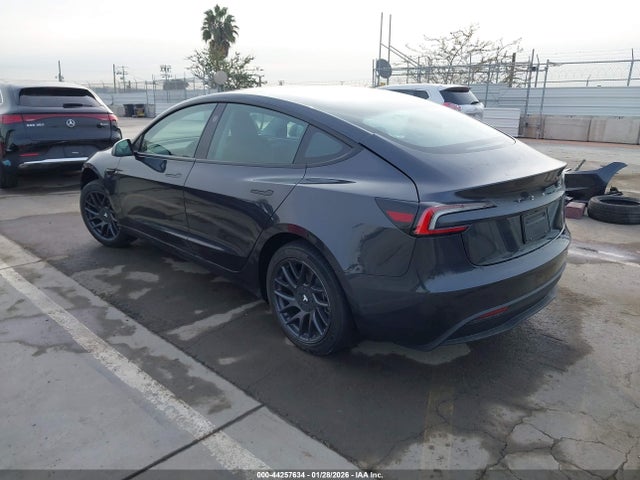2025 TESLA MODEL 3 5YJ3E1EA1SF082427 Photo 2