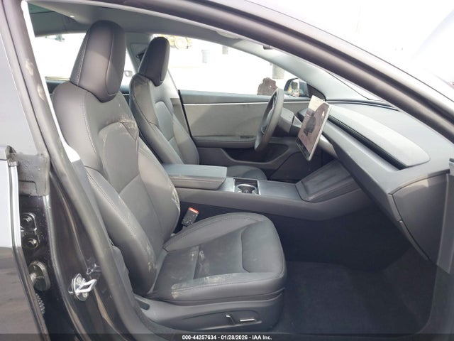 2025 TESLA MODEL 3 5YJ3E1EA1SF082427 Photo 4