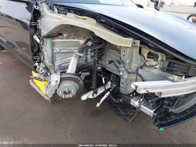 2025 TESLA MODEL 3 5YJ3E1EA1SF082427 Photo 5