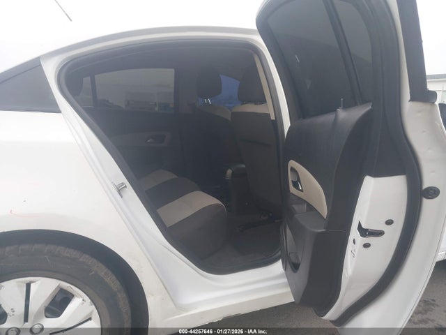 1G1PA5SGXF7145834 Chevrolet Cruze Ls Auto