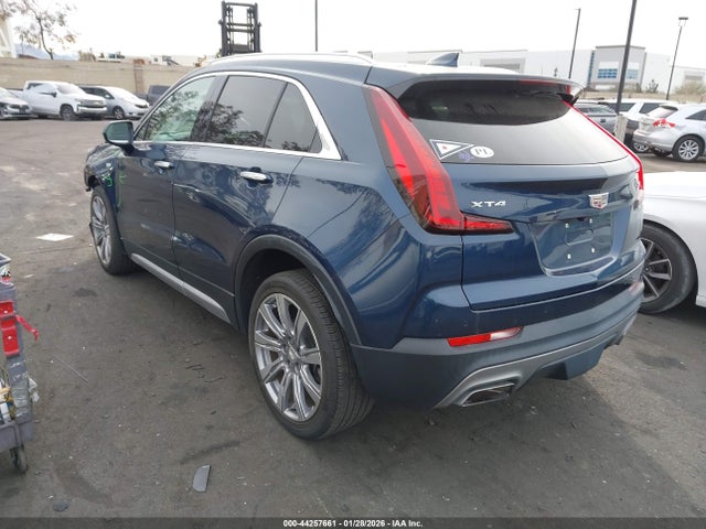 2019 CADILLAC XT4 1GYFZCR45KF222583 Photo 2