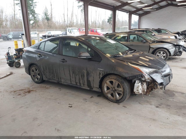 JTDKARFU3H3037106 Toyota Prius Four Touring