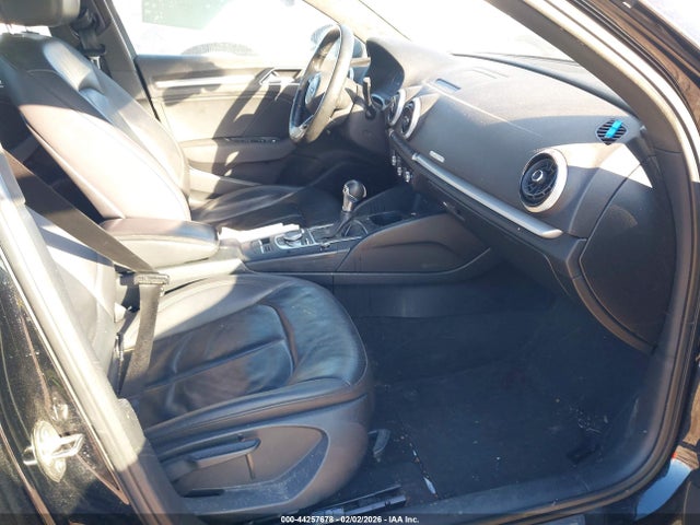 2017 AUDI A3 WAUB8GFF1H1033873 Photo 4