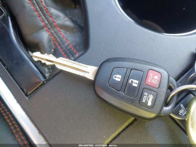 4T1BF1FK0HU616318 Toyota CAMRY XSE