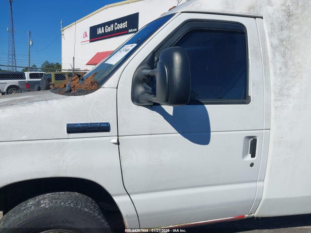 Ford E-350 Cutaway 2014 1FDWE3FL8EDA26582 Image 14